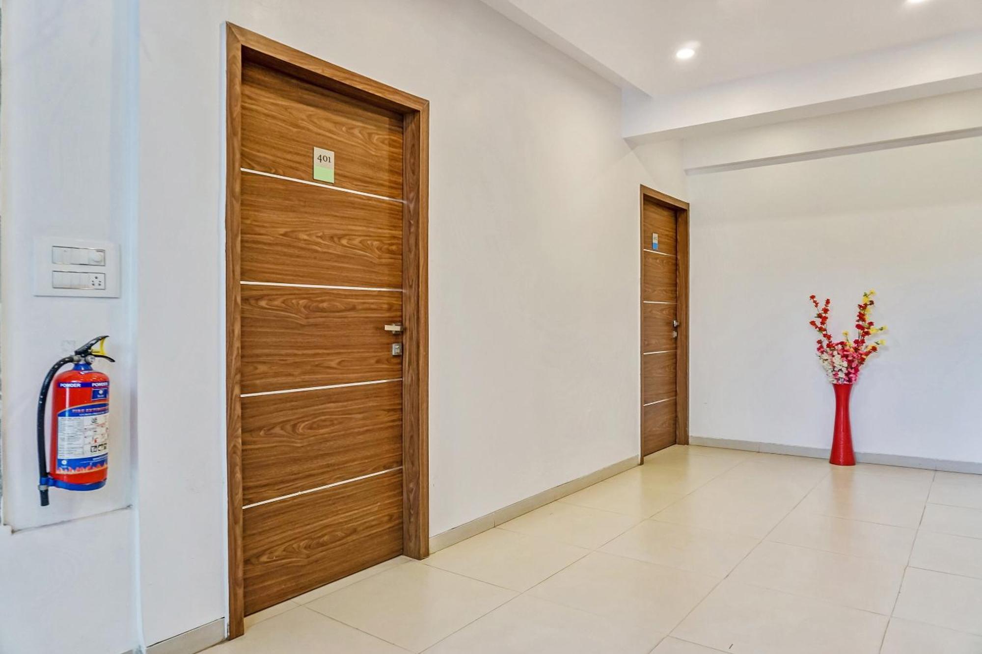 Super Townhouse The Upper Room Near Pune Airport Lohogaon Kültér fotó
