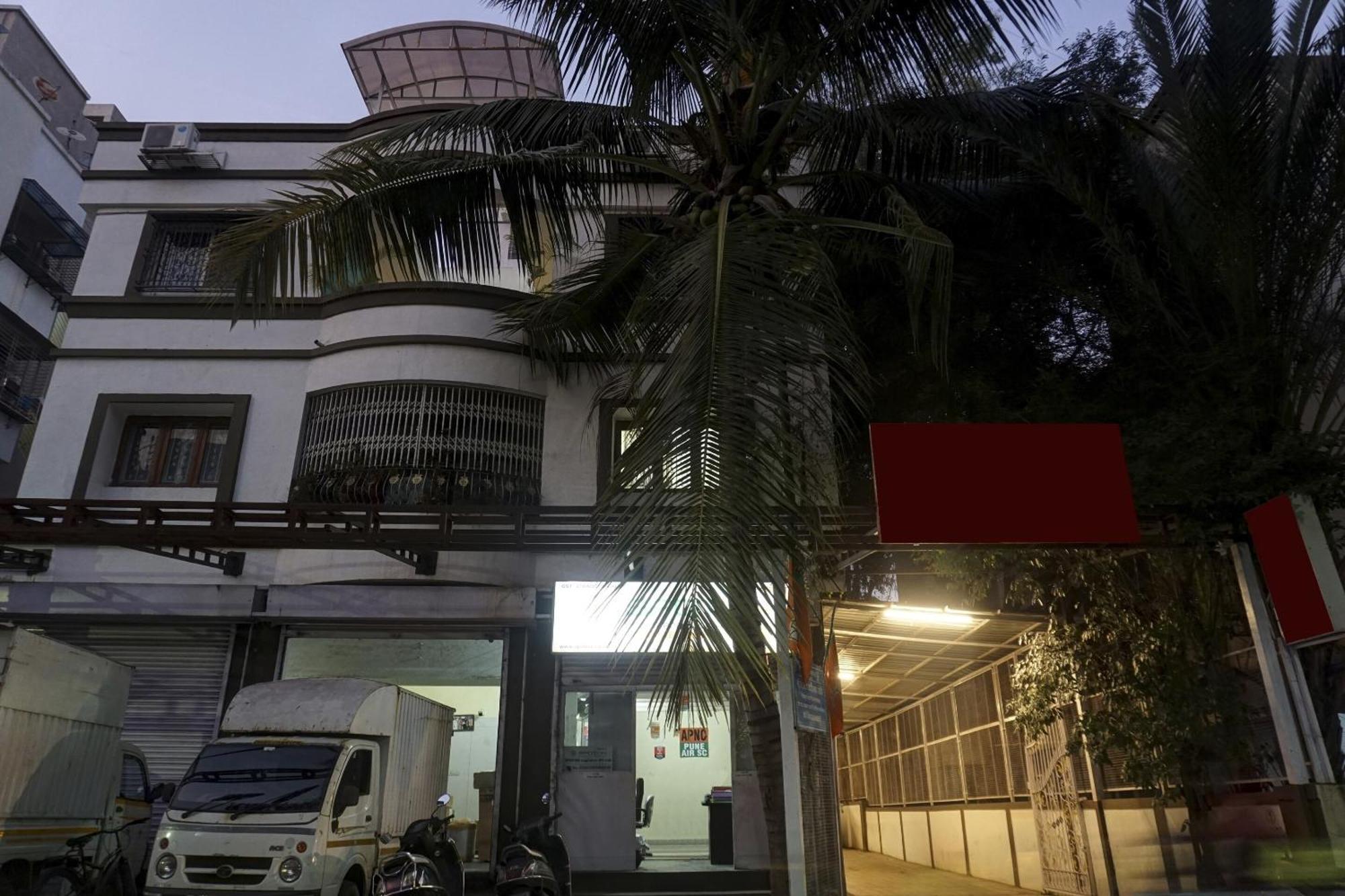 Super Townhouse The Upper Room Near Pune Airport Lohogaon Kültér fotó