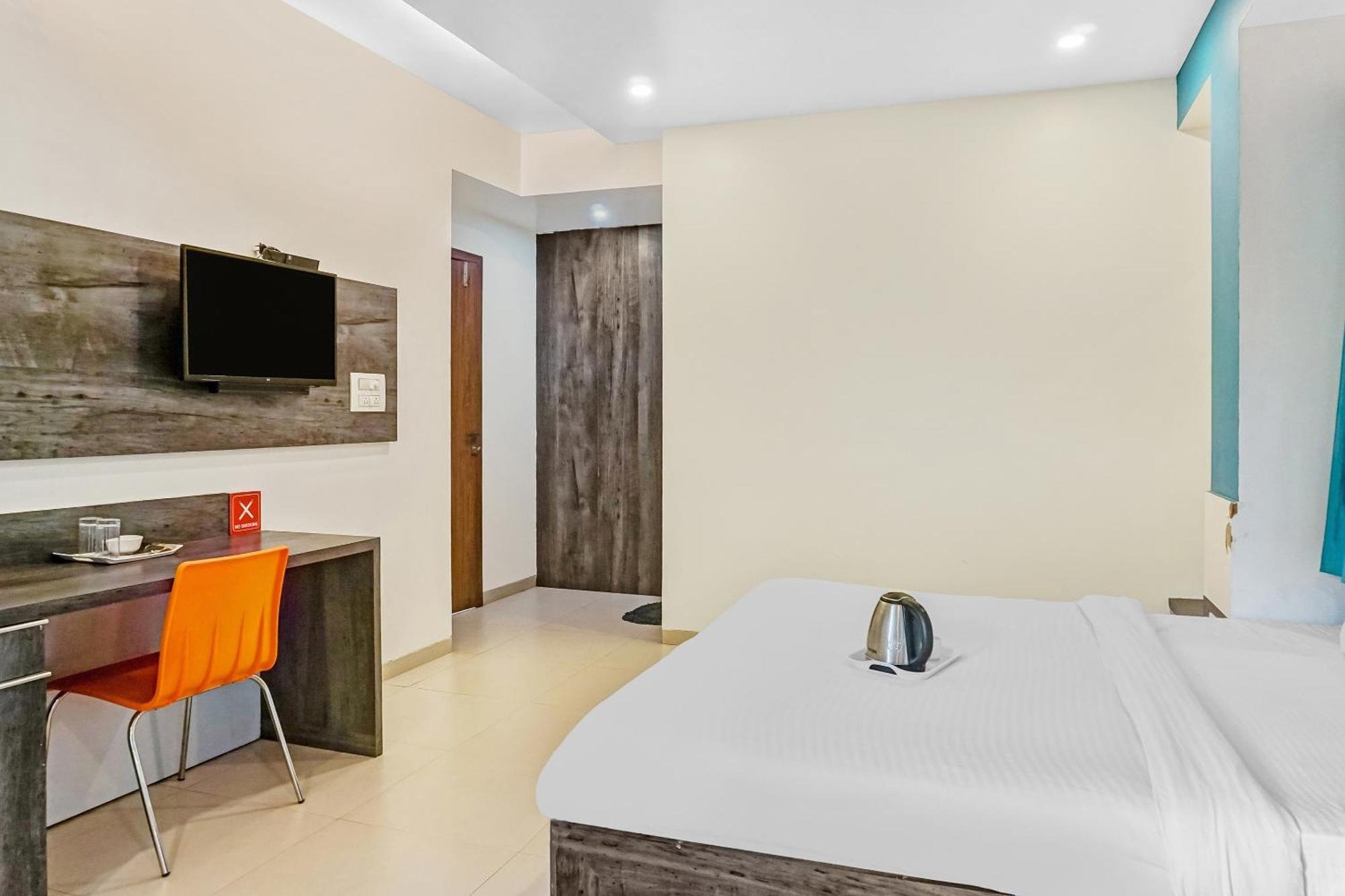 Super Townhouse The Upper Room Near Pune Airport Lohogaon Kültér fotó