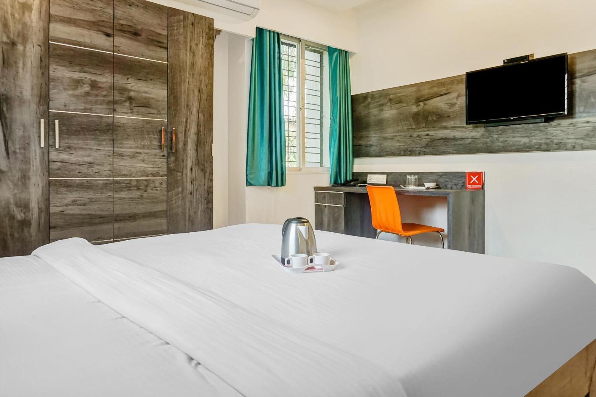 Super Townhouse The Upper Room Near Pune Airport Lohogaon Kültér fotó